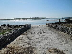 the ramp from Omey to the sand for driving to the mainland